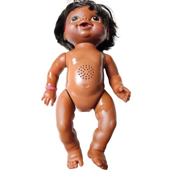 Baby Alive Wets N Wiggles Doll African American Girl Laughs Kicks Drinks 2010 - Picture 1 of 11
